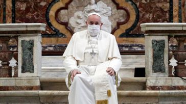 Papa Francisco   efe El papa Francisco promulgó hoy nuevas medidas sobre la contratación del personal de administración y de las áreas financieras del Vaticano para evitar casos de corrupción, después […]