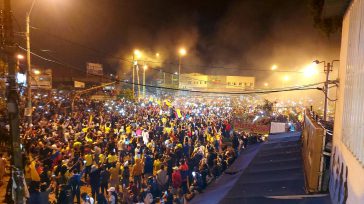 A pesar de la masacre contra caleños la gente resiste y dos mil personas se congregan a respaldar el Paro Nacional.     Javier Sánchez Cali Las organizaciones de derechos […]