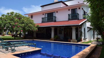 Casa de Roberto Gómez Bolaños está a la venta.   Una noticia para los inversionistas colombianos. La mansión del popular comediante mexicano Roberto Gómez Bolaños está a la venta. El inmueble conocido como ‘Villa [&hellip;]