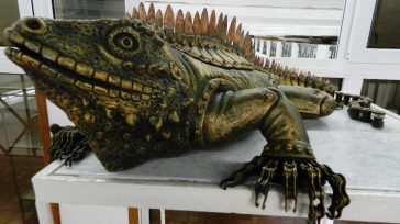 Manifestación cerámica  &nbsp; &nbsp; Texto y fotos Lázaro David Najarro Pujol Sandra Navarro Valdés (1959), es una ingeniera en fotos aéreas geodésicas devenida artesana artista que refleja en sus obras [&hellip;]