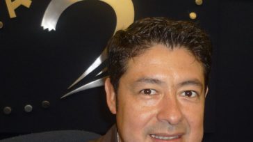 Ramiro Dueñas &nbsp; Guillermo Romero Salamanca Los pedalistas despiertan la emoción en las jornadas matutinas colombianas. A la distancia, seis corredores connacionales rompen sus piernas para trepar las montañas italianas, [&hellip;]