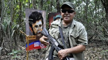 Seuxis Pausias Hernández Solarte, más conocido por su alias Jesús Santrich.     Rafael Camargo Las  Fuerzas Armadas Revolucionarias de Colombia (FARC) confirmaron la muerte de Seuxis Pausias Hernández Solarte, […]