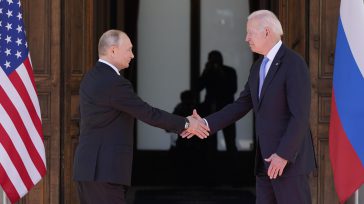 Los presidentes Vladimir Putin, de Rusia, y Joe Biden, de Estados Unidos, describieron como «constructiva» y «positiva» la primera reunión cara a cara que sostuvieron en Ginebra. Ambos a pesar de las sonrisas […]