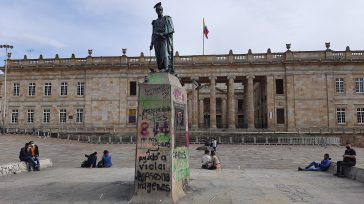 Capitolio Nacional  COLAS PARA SER CANDIDATOS Por firmas, por avales de los partidos y por hacer parte de las listas de las FARC, miles de colombianos aspiran a ser «padres de […]