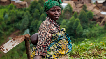 Desplazados en la República Democrática del Congo no tienen muchas veces acceso a la tierra que necesitan para cultivar sus alimentos.UNICEF/Patric Guillermo Romero Salamanca Casi cuatro millones de muertes, entre […]