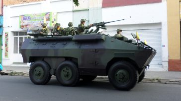 La Policía Militar (PM) inició patrullajes en cuatro localidades de Bogotá con 300 hombres. En otras regiones del país se reforzará la seguridad con los militares y combatir la delincuencia […]