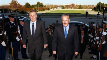 Pastrana y Donald Rumsfeld, 2001. Carta reveladora de los hermanos Rodriguez Orejuela, coloca al descubierto según ellos de un chantaje del presidente de ese entonces Andrés Pastrana, quien los amenazó con […]