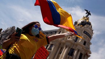 La mujer colombiana en la marcha de protesta por Madrid contra el gobierno Duque.     Amparo Trujillo Botero Madrid Una manifestación convocada por colombianos residentes en España ha protestado […]