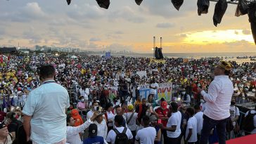 Gustavo Petro en Cartagena      Javier Sánchez «Ahora llegamos a gritar con Benkos Biohó: Libertad», así inició su intervención el candidato presidencial de Colombia Humana, Gustavo Petro «Propongo un […]