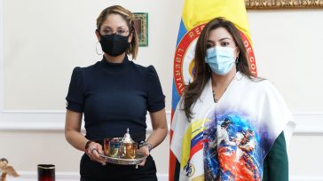 Jennifer Arias presidenta de la Cámara de Representantes y Farida Loudaya embajador de Marruecos en Colombia. Javier Sánchez La presidenta de la Cámara de Representantes Jennifer Arias, se reunió con  la embajadora […]