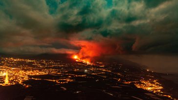 La erupción del volcán Cumbre Vieja, en la isla española de La Palma, cumple un mes, período durante el cual ha producido miles de sismos, inmensas columnas de ceniza y […]