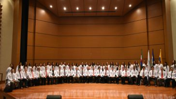 Cincuenta y seis médicos internos del XII semestre de Medicina de la Universidad Icesi, que han realizado sus prácticas formativas en la Fundación Valle del Lili, recibieron ayer sus batas blancas e hicieron su juramento médico […]