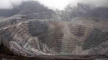 La mina Grasberg es la mayor mina de oro y la tercera mina de cobre  más grande del mundo. Se encuentra ubicada en la provincia de Papúa en Indonesia. Los recursos se están acabando […]