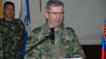 La fiscalía había anunciado un proceso contra el excomandante del Ejército general (r) Mario Montoya Uribe por ordenar ejecuciones extrajudiciales . La JEP, solicitó de manera oficial el expediente a […]