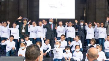 Niños colombianos clamando por la paz durante visita del Secretario General de la ONU, António Guterres,  y de la alcaldesa de Bogotá Claudia López.       En el marco de […]