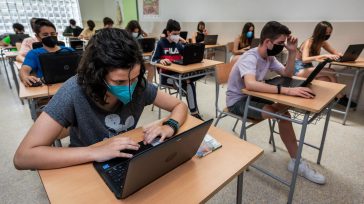 Estudiantes de 15 años en España     Mauricio Salgado Castilla ¡Categóricamente no! Una propuesta que no requiere inversión. Son muchos los indicadores para medir la educación de un país; […]