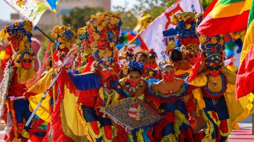 Carnaval    Néstor Raúl Charrupí La vida es un Carnaval reza uno de los temas más emblemáticos de la fallecida cantante cubana Celia Cruz. En efecto reímos, jugamos, cantamos, gozamos […]