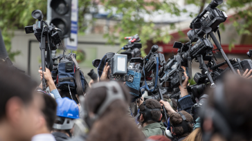 Periodistas en ejercicio        Luis Alfonso Mena S. A propósito del Día del Periodista, que se suele conmemorar cada 9 de febrero en Colombia, vierto algunas apostillas a […]