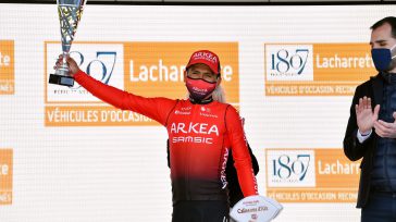 Nairo recibiendo el trofeo de campeón del Tour de La Provence.     En una demostración de seguir siendo uno de los mejores ciclistas del mundo, el colombiano Nairo Quintana se […]