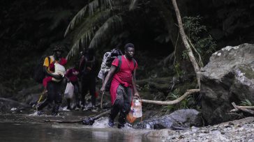 Todos los días los llamados ilegales arriesgan sus vidas tratando de cruzar el Tapón de Darién en busca del «sueño americano».     Primicia Diario Una nueva oleada de migrantes […]