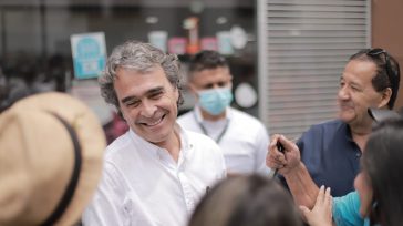 «Aprendí a hacer política en la calle. Cualquiera puede acercarse y preguntarme lo que quiera y responderé con respeto» , dice el candidato Sergio Fajardo.     Javier Sánchez  César Gaviria no […]