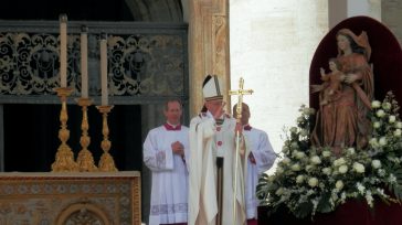 Papa Francisco   «¡Se depongan las armas! Se inicie una tregua pascual; pero no para recargar las armas y volver a combatir, ¡no!, una tregua para llegar a la paz, […]