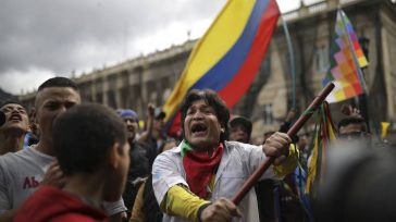 La crisis de Colombia se agudizó especialmente durante el mandato del actual gobierno. Masacres, narcotráfico, violencia y corrupción es el común denominador. El pueblo la víctima del desgobierno.      […]