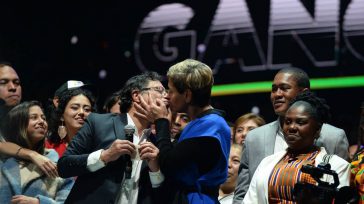 El presidente electo de Colombia Gustavo Petro y la primera dama de la nación Verónica Alcocer, celebran el triunfo electoral para gobernar entre el 2022-2026.        Javier Sánchez […]