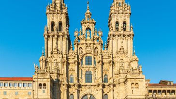 Catedral de Santiago de Compostela     Guillermo Romero Salamanca Enviado Especial De pronto, a lo lejos se ven las imponentes torres de la Catedral de Santiago de Compostela, objetivo […]