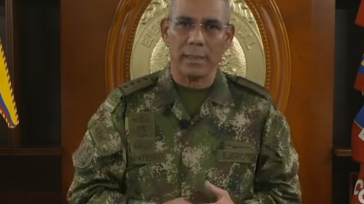 Eduardo Zapateiro, comandante del Ejército   Rafael Camargo El General Eduardo Zapateiro, comandante del Ejército, presentará renuncia de su cargo. De inmediato el presidente saliente Iván Duque, en las tradicionales «jugaditas» […]