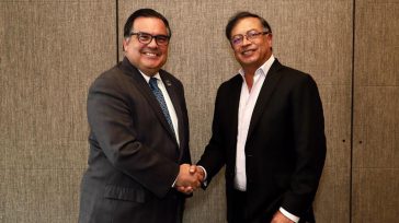 El presidente electo de Colombia y Francisco Palmieri, el embajador  de Estados Unidos en Colombia.     Una hora duró la reunión entre el presidente electo, Gustavo Petro y Francisco Palmieri, […]