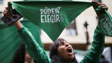 La mujer colombiana tuvo un triunfo en derechos humanos con la despenalización del aborto.        «El fallo de la Corte Constitucional de Colombia a favor de la despenalización […]