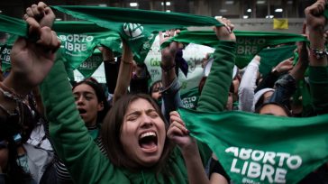 En Colombia una mayoría de mujeres reclama un aborto libre.    Carlos Alfonso Velásquez El Ministerio de Relaciones Exteriores firmó una nota mediante la cual el Gobierno de Colombia se […]