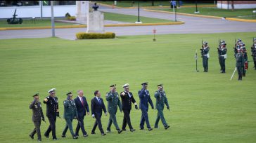 El presidente de Colombia Gustavo Petro Urrego acompañado del ministro de la Defensa, Iván Velásquez,  recibió el reconocimiento como Comandante Supremo de las Fuerzas Armadas y de Policía que de acuerdo al […]