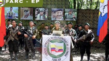 Reapareció  Iván Lozada más conocido como «Iván Mordisco» y de quien el Gobierno dijo haberlo dado de baja. El jefe de las disidencias de las FARC, anunció que están listos para […]