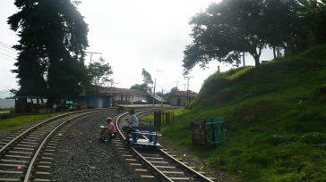 El abandono estatal al ferrocarril ha hecho que las gentes sean creativas para transportar sus productos agrícolas  con destino al consumidor.      Gerney Ríos González  Al ingresar a la […]