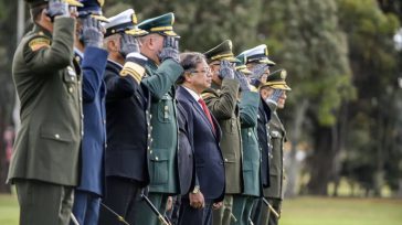 El presidente Gustavo Petro,  y la cúpula militar y de Policía.        Luis Fontalvo Prieto Las Fuerzas Militares y la Policía no son instituciones refractarias a los cambios […]