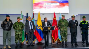 El presidente de la República, Gustavo Petro Urrego, el ministro de la Defensa Iván Velásquez y la nueva cúpula militar y de policía en Colombia.     El Presidente de […]