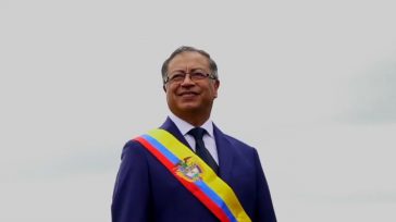 Gustavo Petro el domingo estará jurando como presidente de la República de Colombia     