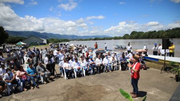 En Puerto Salgar a la orilla del río Magdalena, el gobernador de Cundinamarca Nicolás García Bustos, anunció programas de competitividad y desarrollo económico para la región  