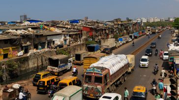 Bombay, es conocida como Mumbai su nombre oficial desde 1995, es una ciudad metropolitana, capital del estado indio de Maharashtra. Es la ciudad portuaria más importante del subcontinente  con cerca del 40 % del tráfico […]