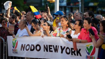 Recibimiento al presidente de Colombia Gustavo  Petro en Nueva York   Decenas de colombianos acudieron a la cita con el presidente de Colombia Gustavo Petro en Queens, en  Nueva York,    donde […]