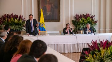 El ministro del Interior Alfonso Prada estuvo coordinando la reunión del Partido Verde con el presidente Petro.        Reunión del Presidente Gustavo Petro con la bancada del Partido […]