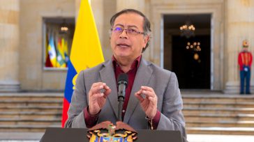 Primera alocución del presidente Gustavo Petro Urrego.    «Transformar Colombia en un país de Paz Total no es una tarea exclusiva del gobierno ni de unos pocos ni de la […]