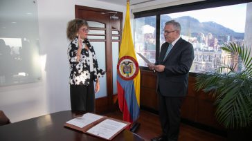 Jhoana Alexandra Delgado Gaitán, posesionándose como viceministra de Justicia.   Ante el ministro de Justicia y del Derecho, Néstor Osuna asumió el viceministerio de Promoción de la Justicia la jurista , […]