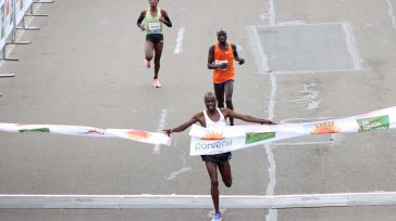 Edwin Soi terminó ganando tras un duro remate     Se corrió con todo éxito la edición XXII de la Media Maratón de Bogotá. La carrera tuvo un gran dominio de los atletas africanos que […]