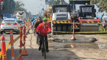 En bicicleta la alcaldesa Claudia López y sus funcionarios recorrieron las obras del mega proyecto de Torca.     Luis Eduardo Romero La alcaldesa de Bogotá, Claudia López, realizó un recorrido […]