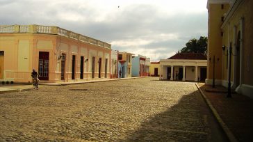 Plaza del Himno, otrora Plaza de la Iglesia Mayor San Salvador de Bayamo, escenario de muchas de las celebraciones, especialmente en las jornadas de cubanía y cultura.     Texto […]