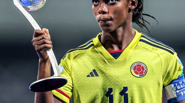 Linda Caicedo, capitana de Colombia  elegida segunda mejor jugadora del torneo, ganó además la bota de bronce, en su rostro refleja la tristeza del equipo por no haber alcanzando el […]