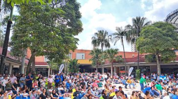 Día de fútbol mundialista   Textos y fotografías  Víctor Hugo Lucero Montenegro Cali   Desde Santiago de Cali, o la sucursal del cielo, fuimos testigos de el gusto de la […]